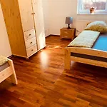 Apartament Moderne In *